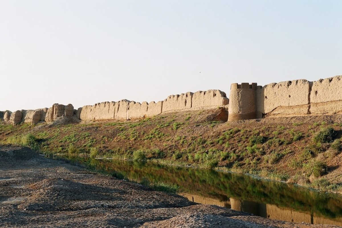 Крепость ямчун. Цитадель, старый город и крепостные сооружения дербента. Крепость азии 3. Памир крепость. Форт манджарабад.