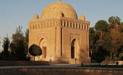 Төсекте жатқан сұлуды сиқырлау